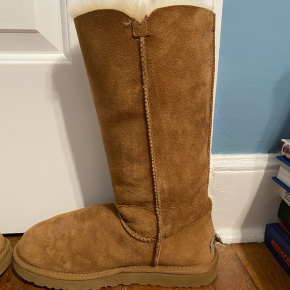 UGG women’s boots - Picture 5 of 7
